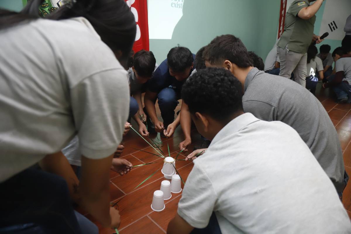 Los muchachos realizaron interesantes dinámicas para aprender más sobre salud mental.