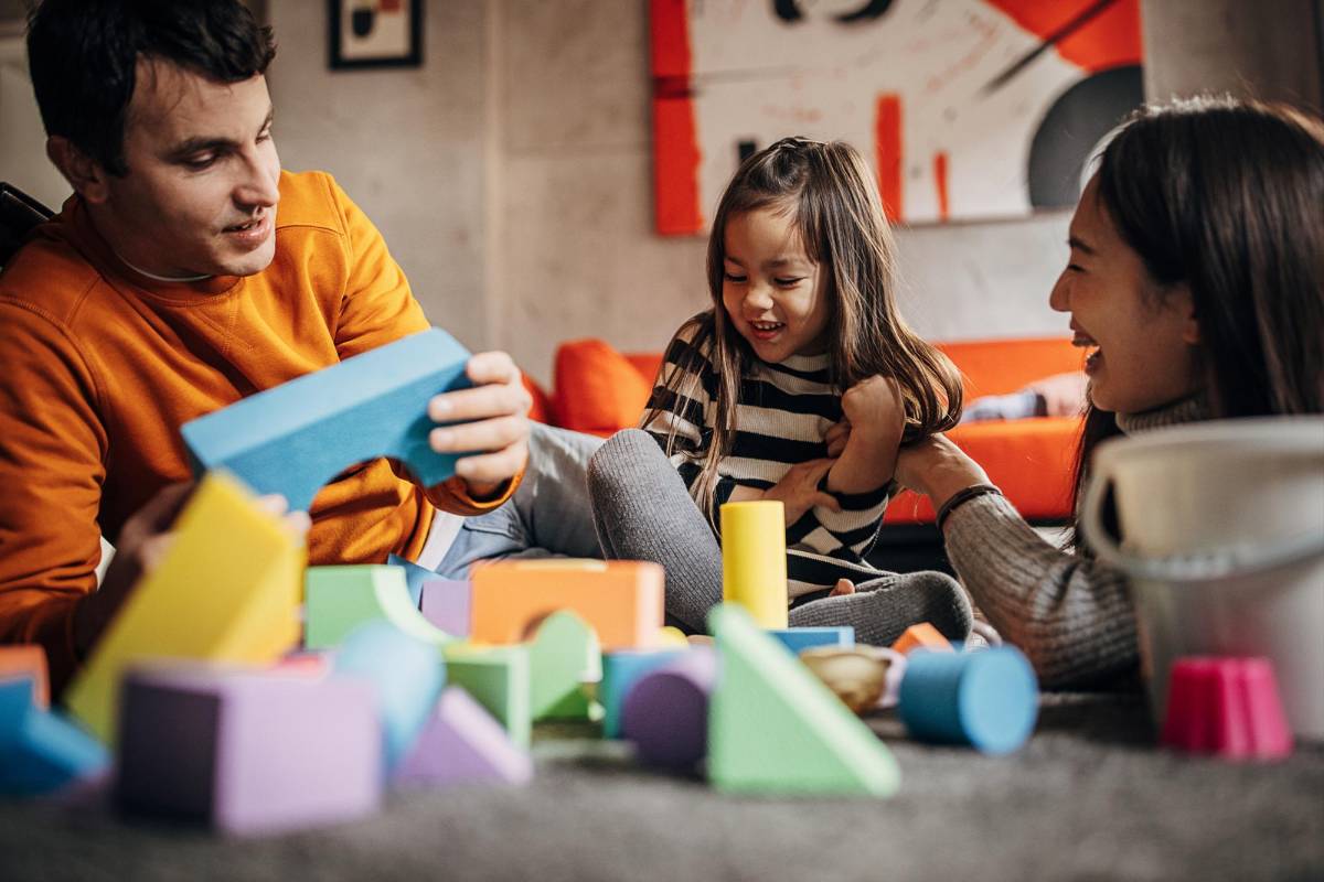 ¿Cómo conectar con sus hijos a través de juguetes?