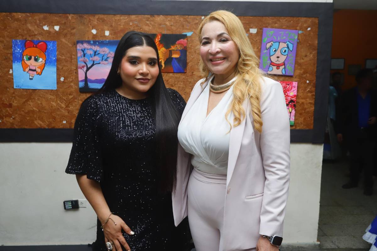 Emotivo homenaje a Moisés Canelo de parte de su esposa y artistas hondureños