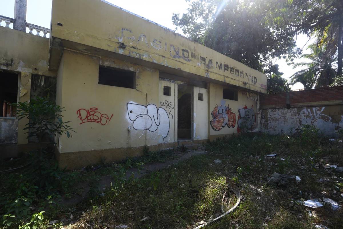 Casino Sampedrano, de sitio emblemático a baño público