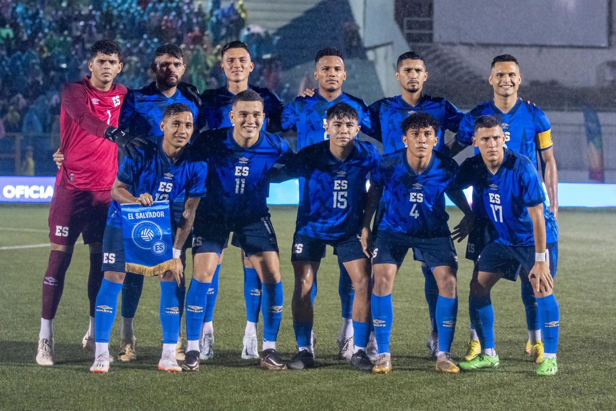 El Salvador buscará quedarse con el tercer lugar de su campeonato.