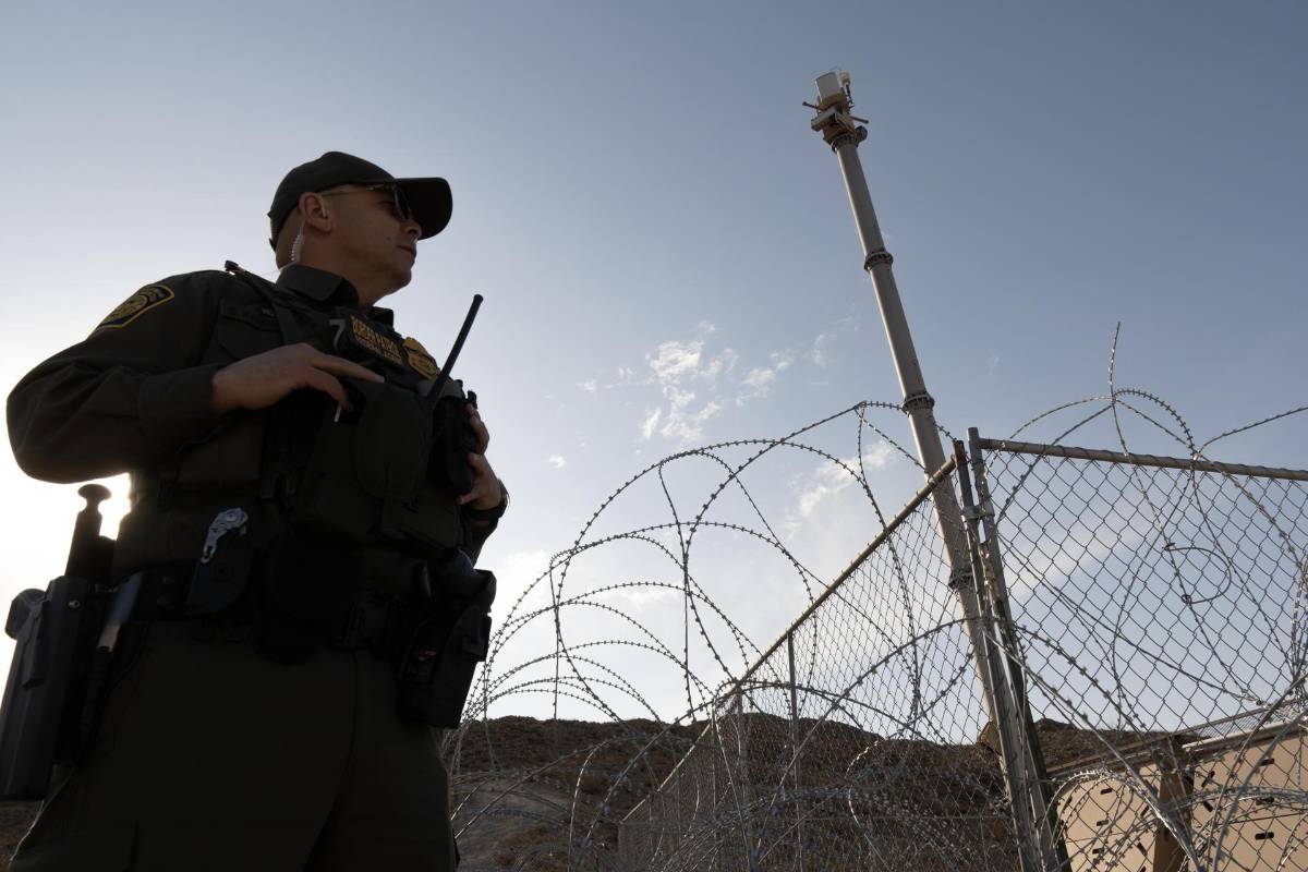 Tanques y drones: así luce la frontera militarizada en la era Trump