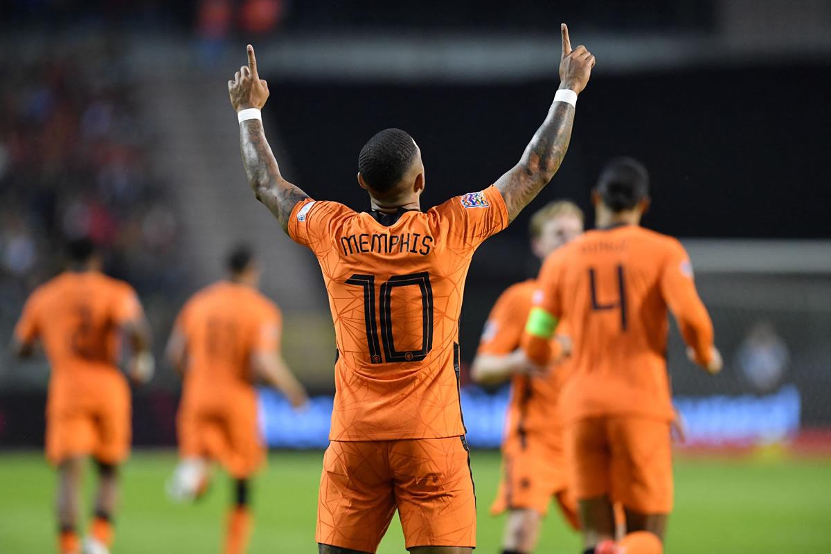 Memphis Depay celebrando uno de sus goles ante Bélgica.