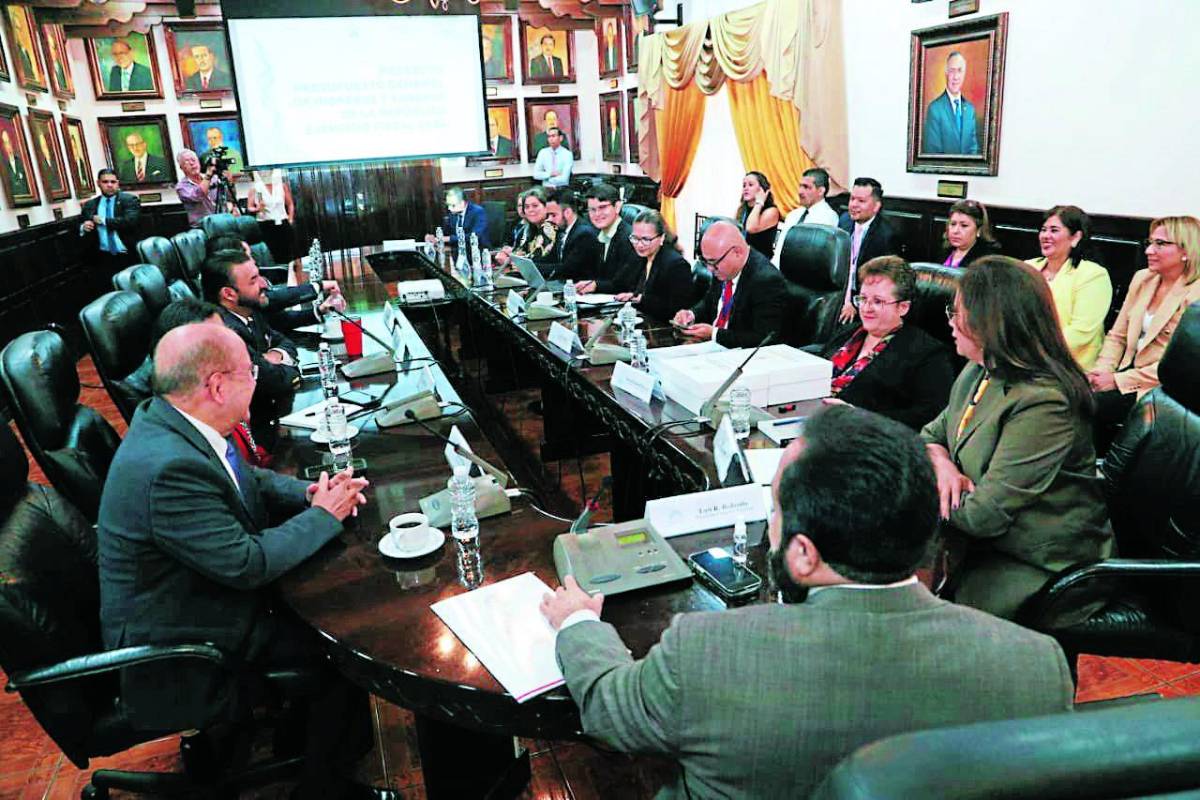 L71,000 millones se requieren para financiar el presupuesto