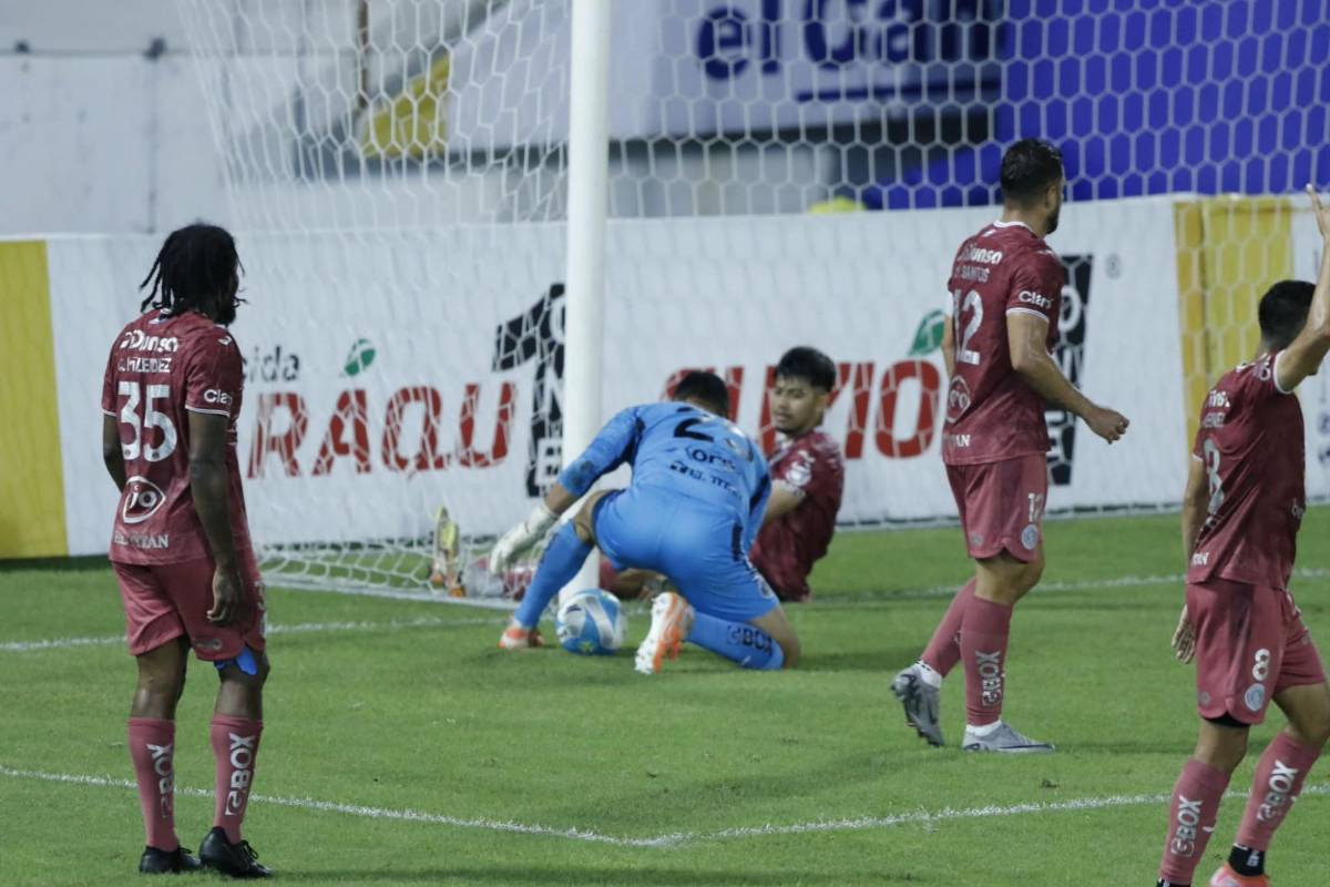 Decepción en Real España, lágrimas y temor por caos tras eliminación vs Motagua