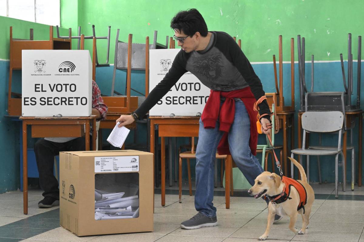 Ecuatorianos aprueban vía referendo la extradición con 72% de la votación