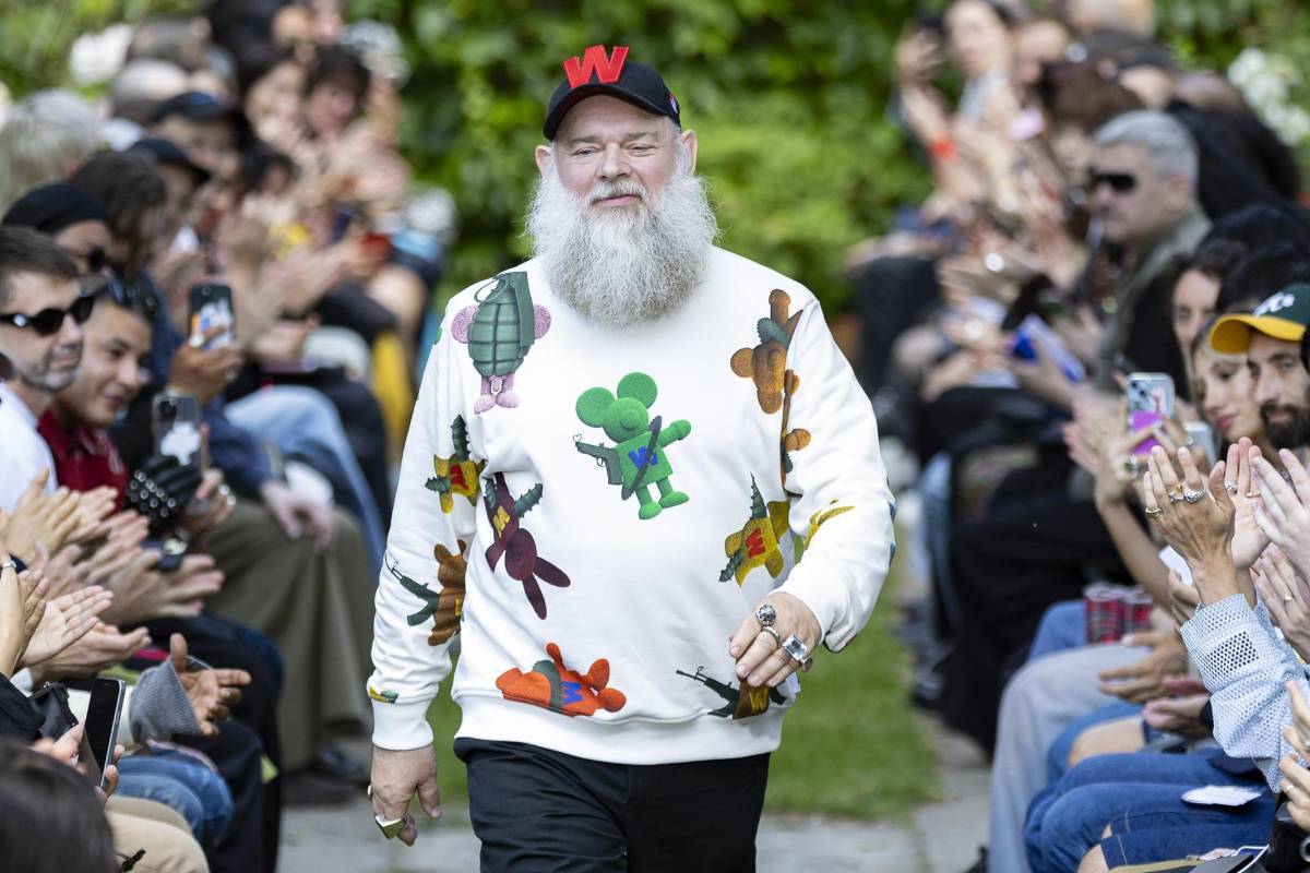 Creación de Walter Van Beirendonck prêt-à-porter Primavera/Verano 2025, Semana de la Moda de París.
