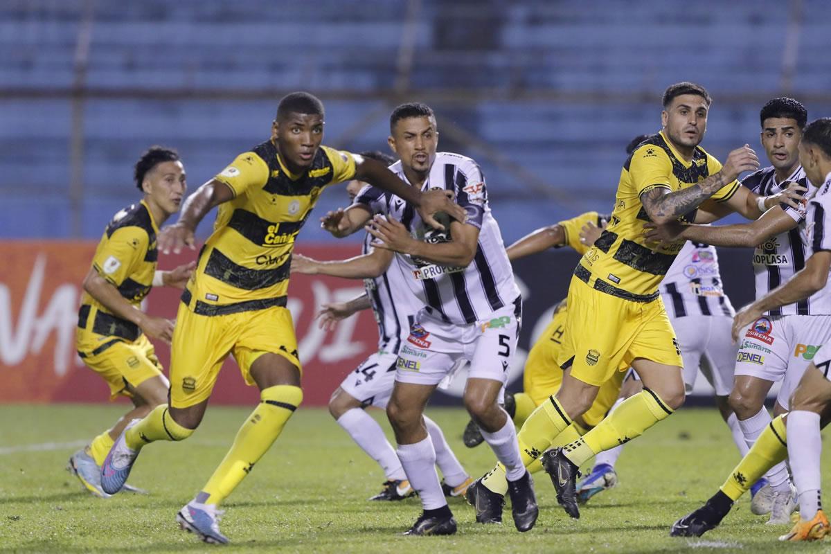 Ramiro Rocca también entró a la cancha, pero no pudo cambiar la historia.