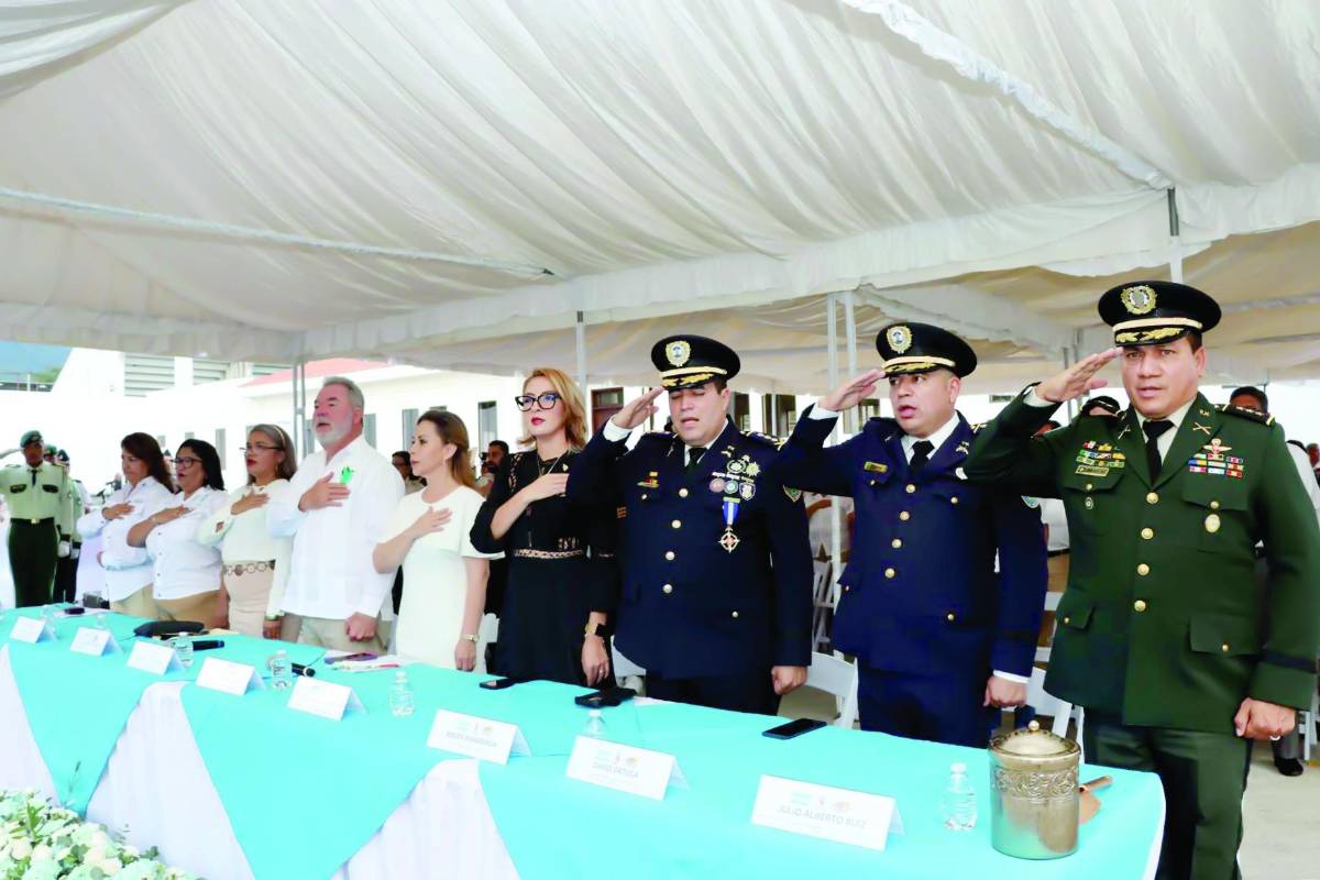 Con incineración de la bandera nacional inician fiestas patrias