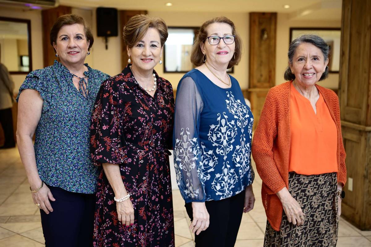 Club de Damas Internacionales celebra su té de Acción de Gracias