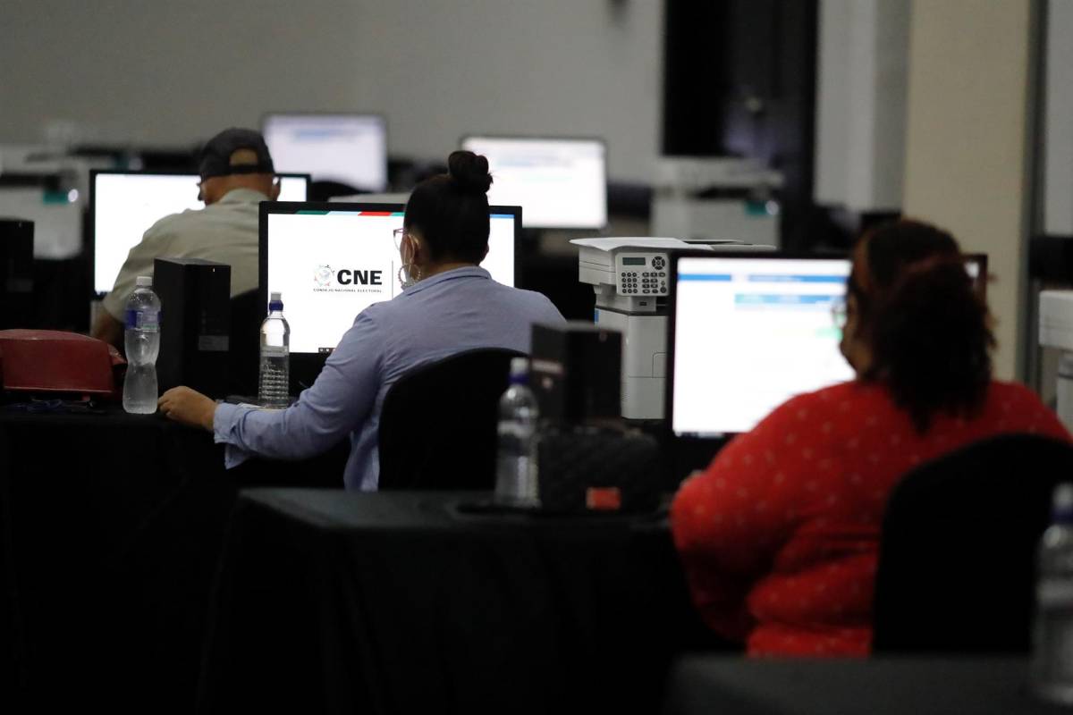 CNE realiza pago a custodios electorales y técnicos de transmisión de datos