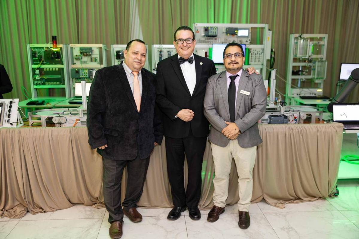 Elegancia y alegría: Así se vivió la celebración del 40 aniversario de la UTH