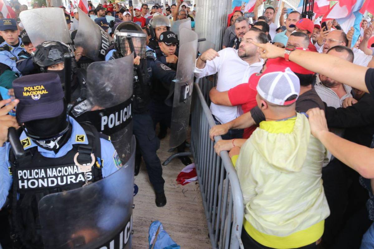 Toletazos y Cálix en el centro del caos: esto originó el zafarrancho en el CN