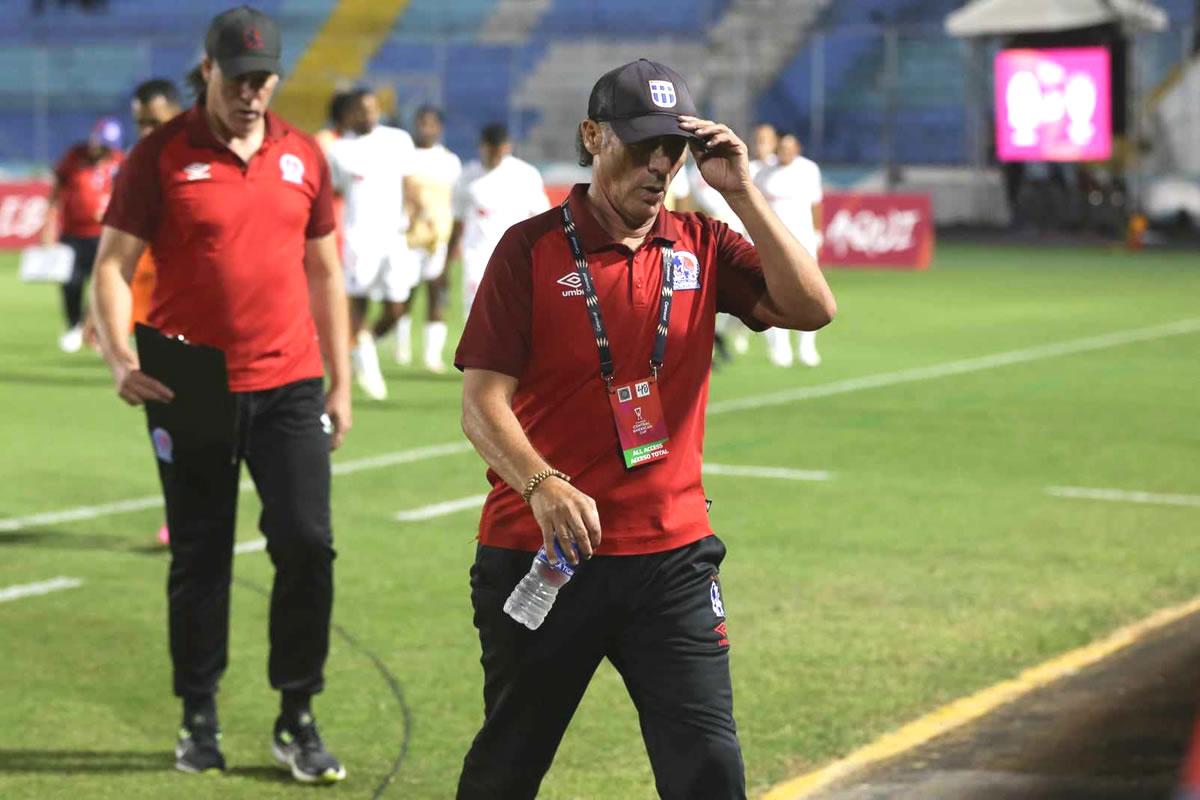 Pedro Troglio sumó un nuevo fracaso internacional con el Olimpia.