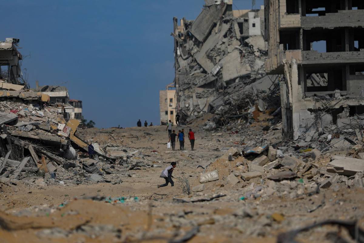 Ruinas y devastación: Los gazatíes regresan a lo que queda de sus hogares