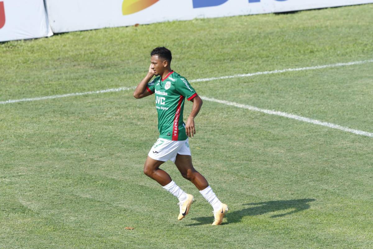 El festejo de Alexy Vega tras el 1-0 de Marathón ante Motagua.