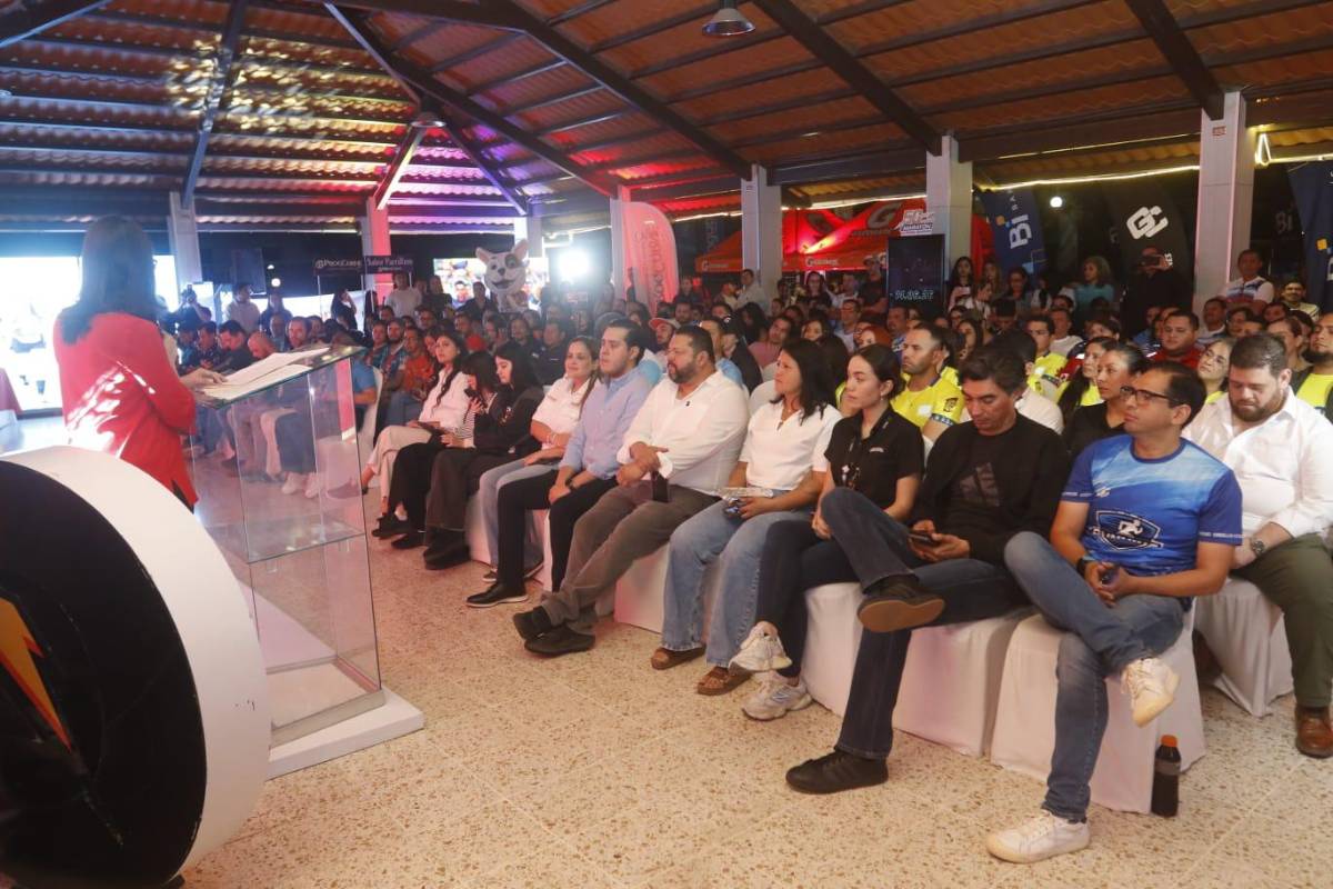 Furor en lanzamiento de Maratón LA PRENSA-Gatorade: Shin presente y nueva camiseta