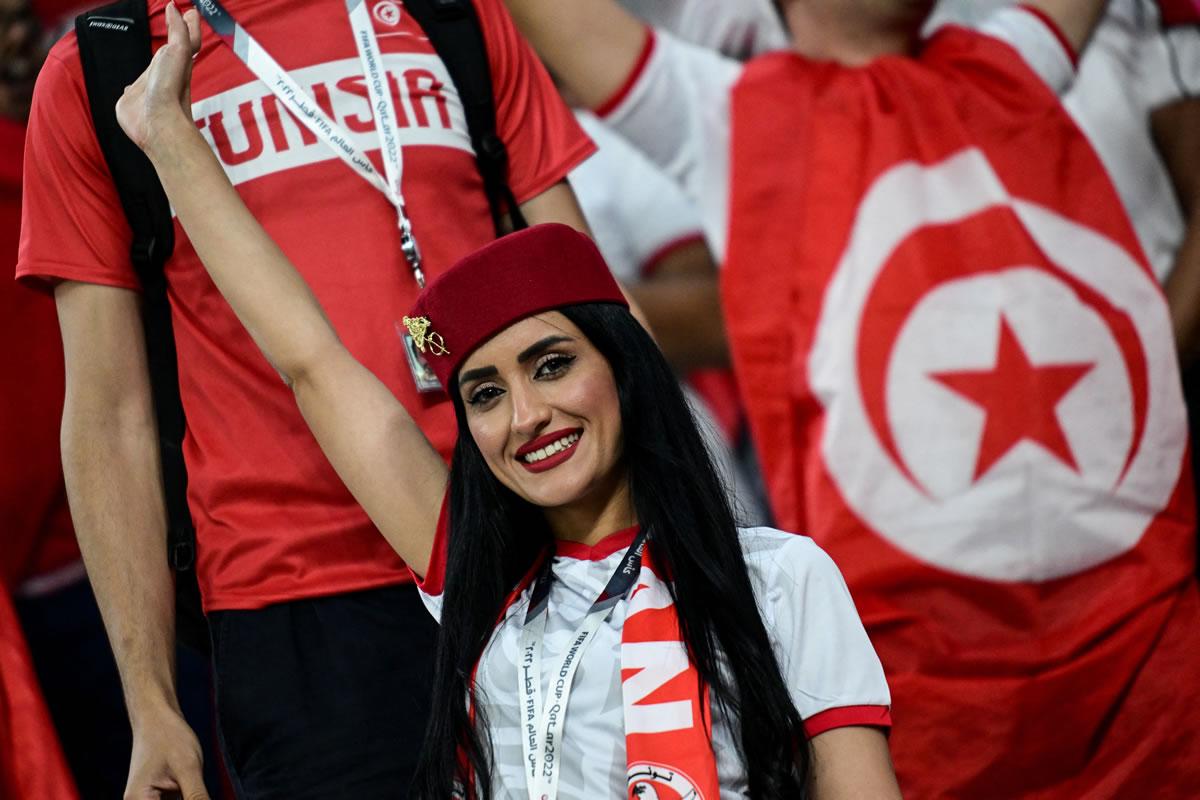 Danesas y tunecinas son furor en el Mundial de Qatar 2022