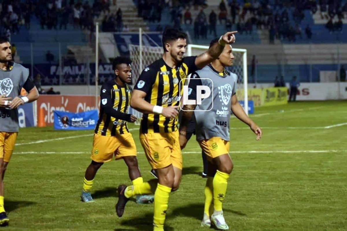 Pedro Báez fue la figura impensada con su doblete para la remontada del Real España en el Nacional Chelato Uclés.