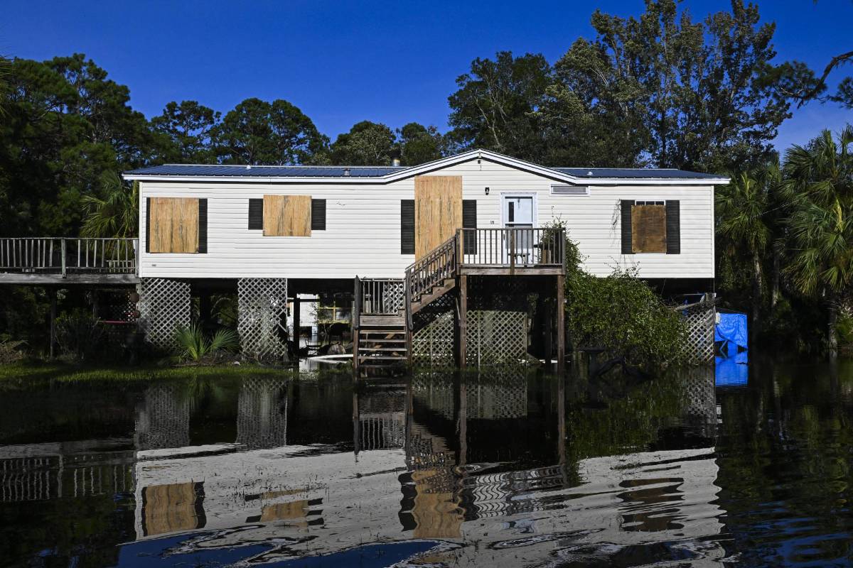 Florida se vuelca al rescate de personas y a las tareas de recuperación tras Idalia