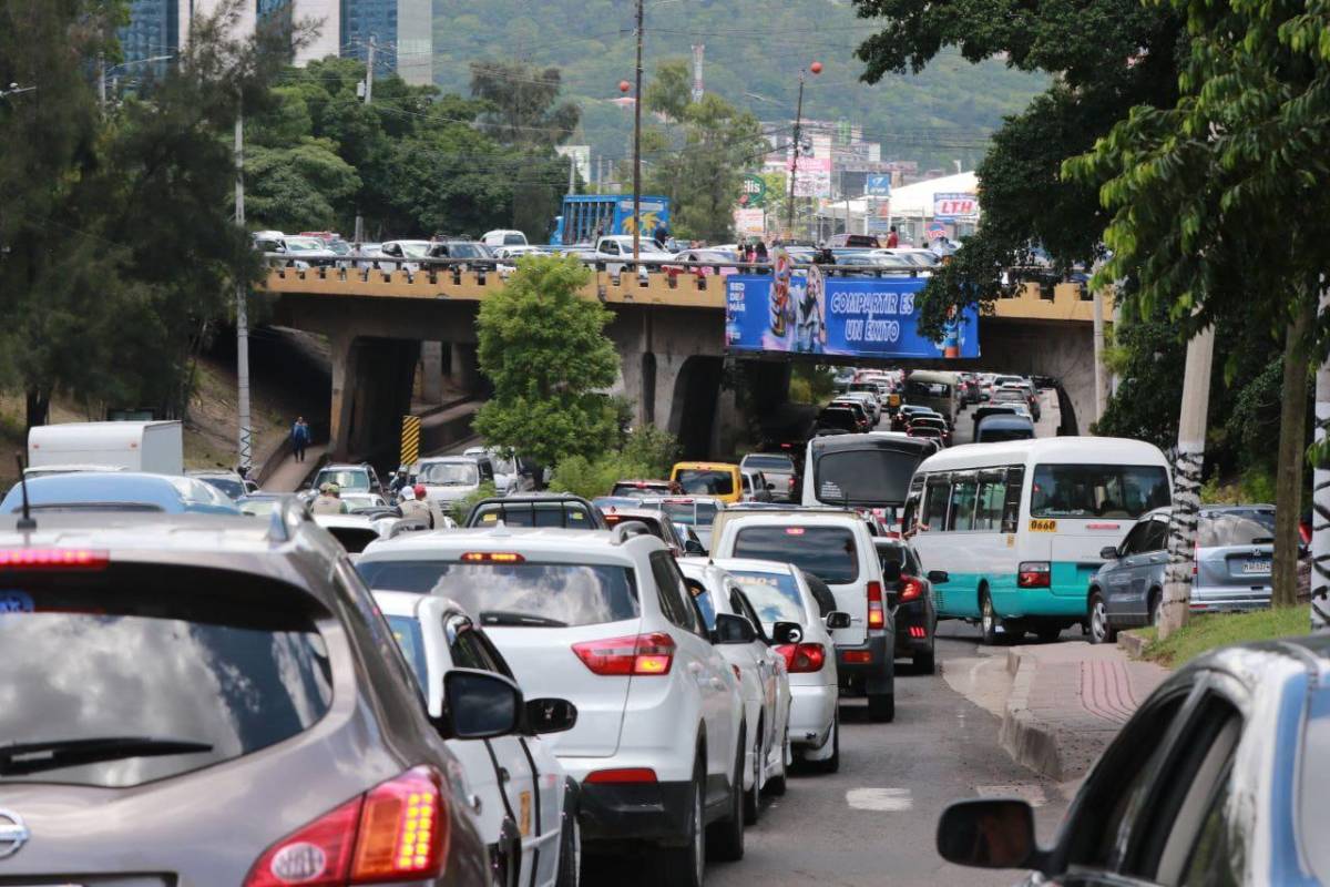 Embotellamiento vehicular en Tegucigalpa.