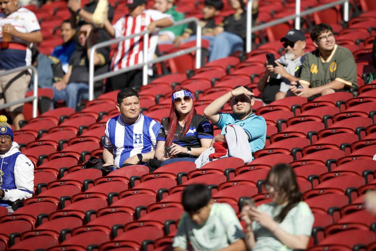La Megan Fox catracha cautiva y lindas chicas en México vs Honduras