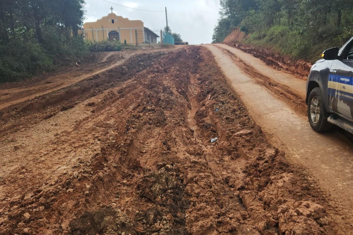 Lluvias provocan estragos en carretera de Erandique, Lempira