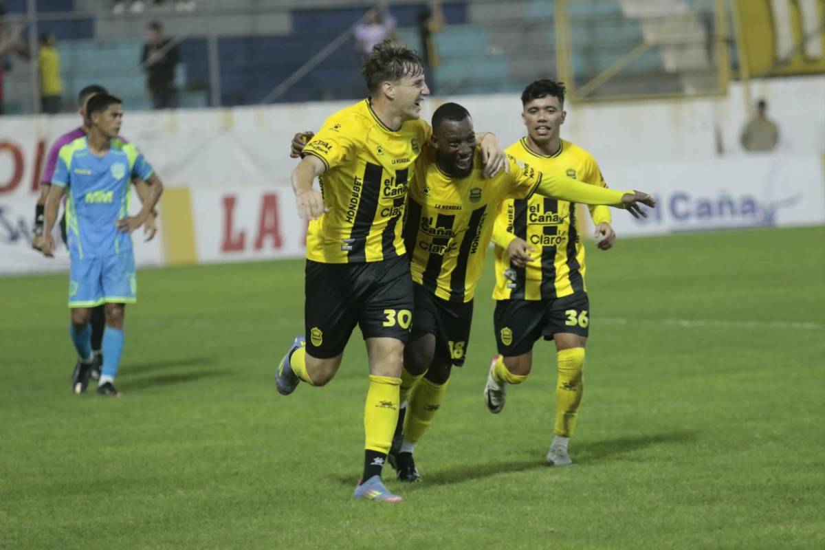 Real España festeja, chicas, debutante sorprende y jugador salió en camilla