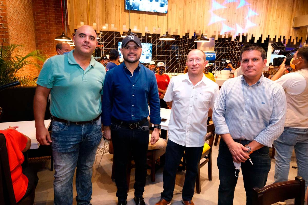 Cóctel por la inauguración  de El Pinche