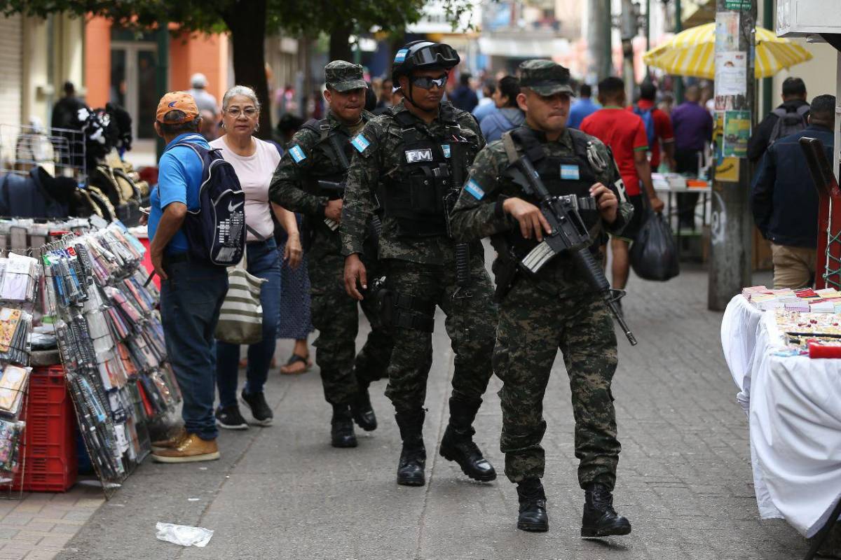 Fuerzas Armadas refuerzan seguridad en Tegucigalpa por agenda clave del Congreso