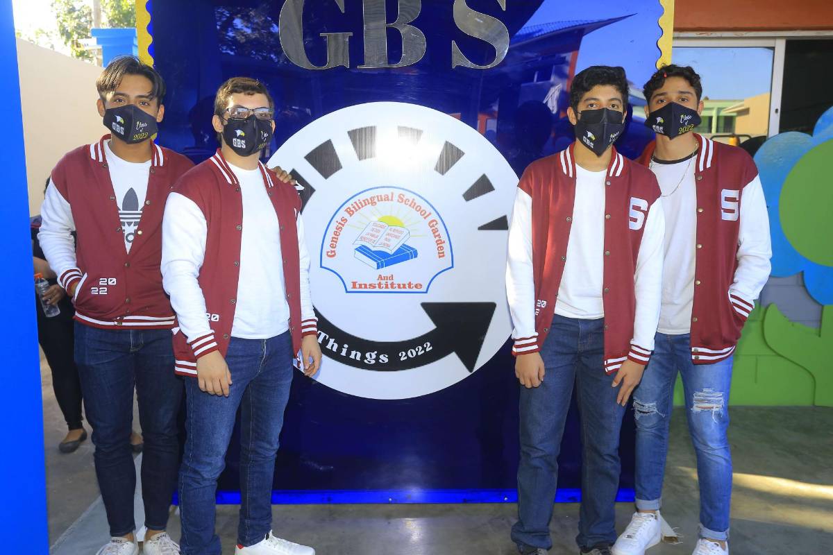 Algarabía por los nuevos bachilleres