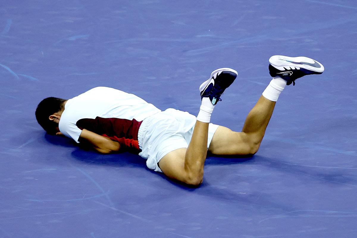 La emocionante celebración de Carlos Alcaraz tras ganar la final del US Open.