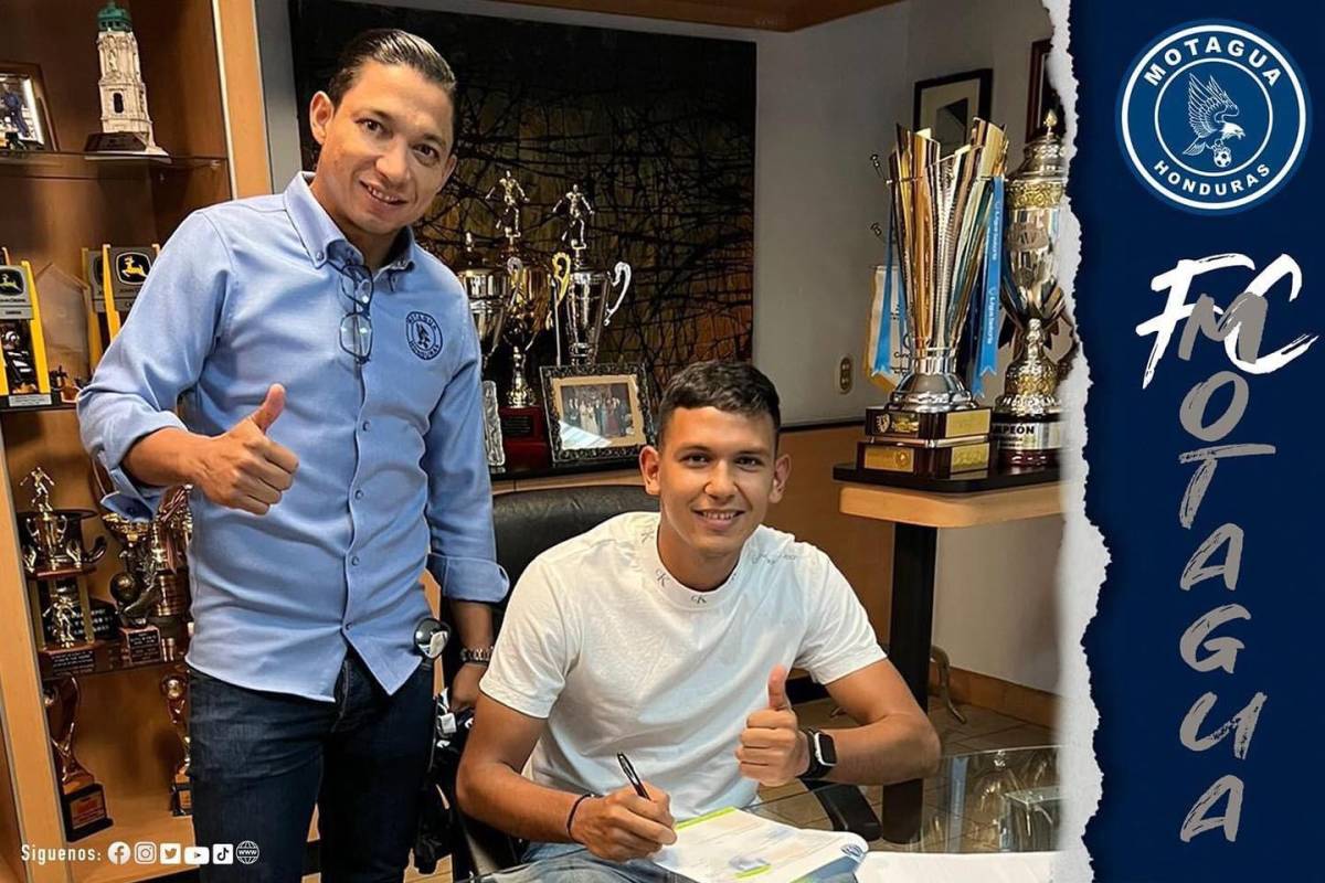 Emilio Izaguirre, director deportivo del Motagua, junto a Luis Vega, nuevo refuerzo del cuadro azul.