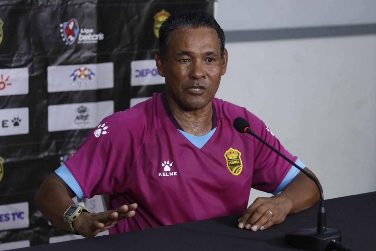 José Valladares en conferencia de prensa previo al duelo ante Olimpia.