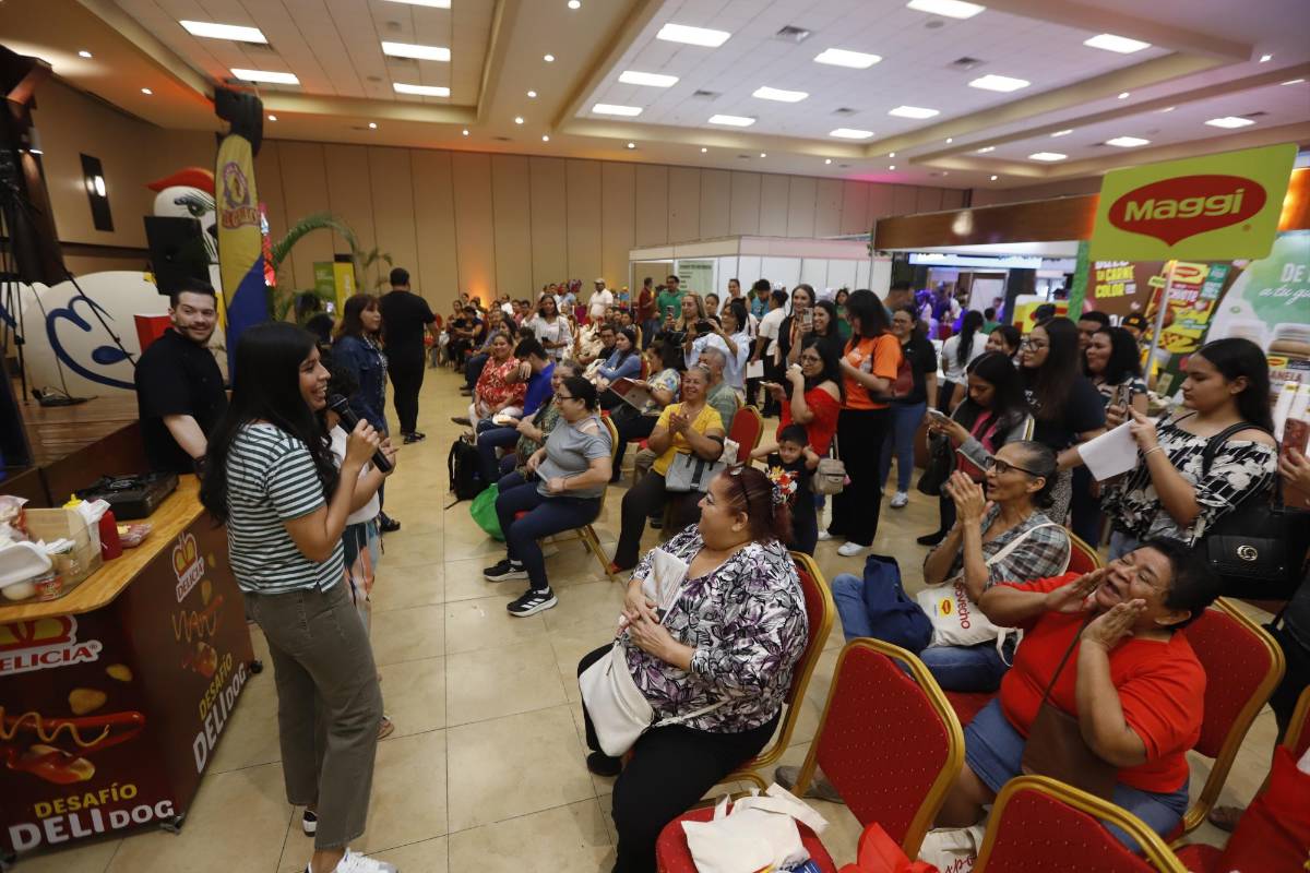 Con suma atención los asistentes a Expo Buen Provecho aprovecharon las clases magistrales del chef mexicano Gustavo Fernández.