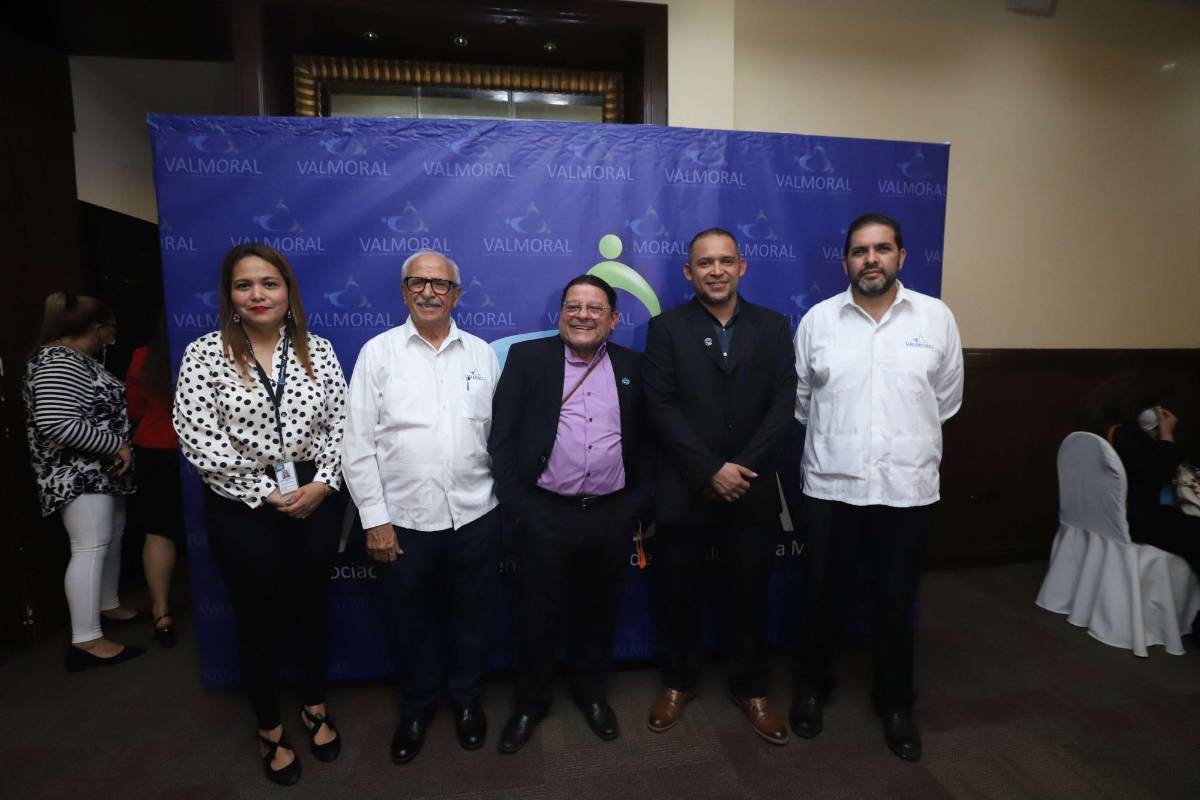 Valmoral firma acuerdo con la Secretaría de Educación