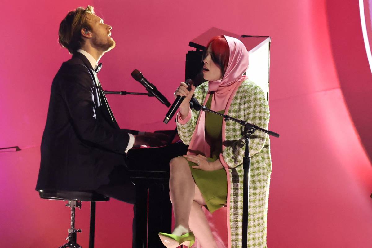 Finneas y Billie Eilish cautivaron con su premiada “What I Was Made For?”