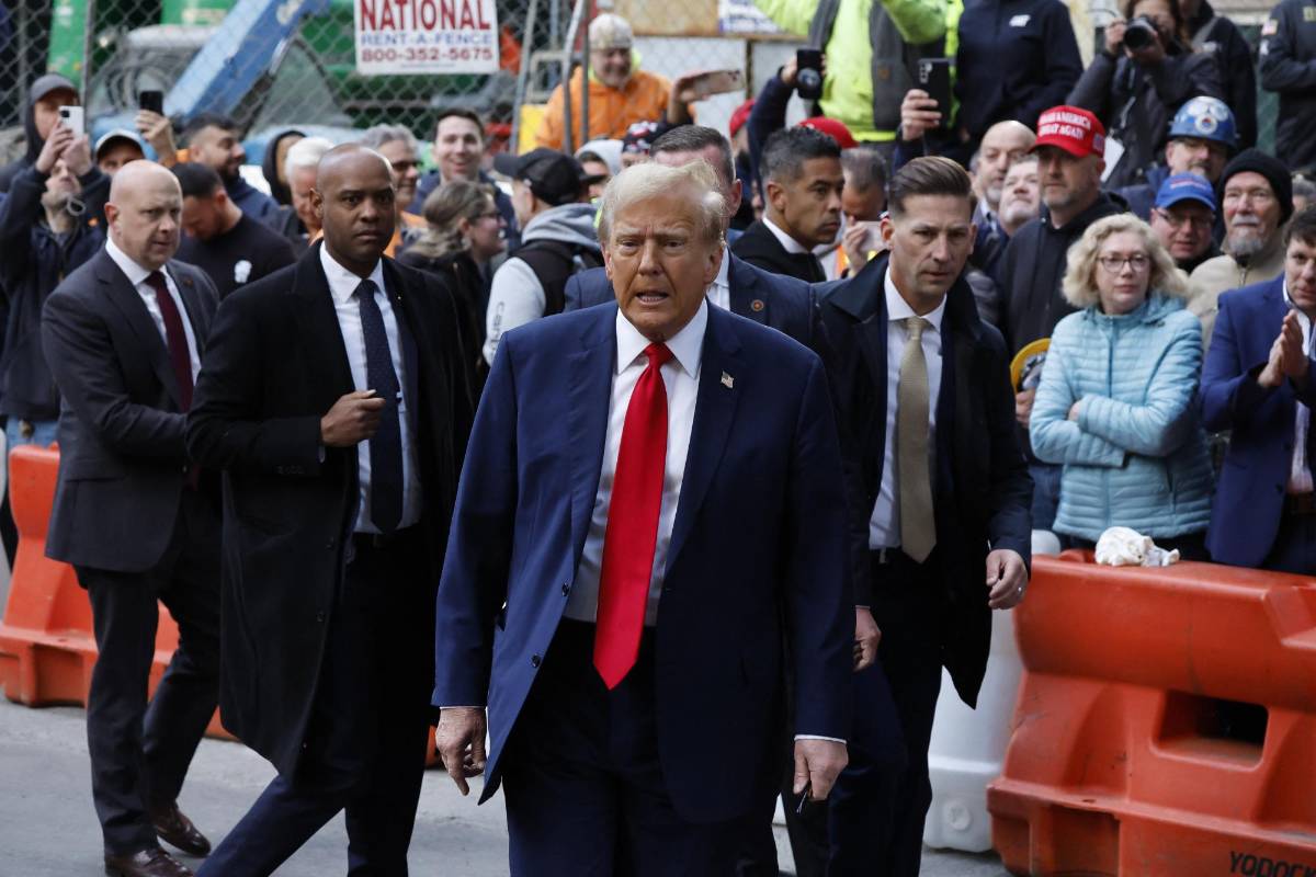 La Corte Suprema examina si Trump goza de inmunidad presidencial