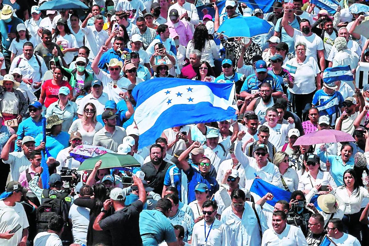 Esperan a 25,000 personas en marcha de este sábado