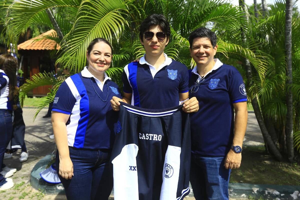 Seniors de Seran School celebran a lo grande su inicio de clases