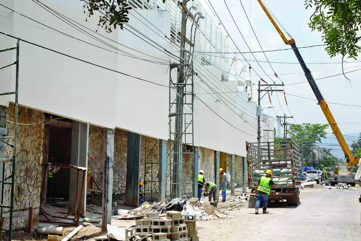 Proponen a vendedores la administración del mercado Guamilito