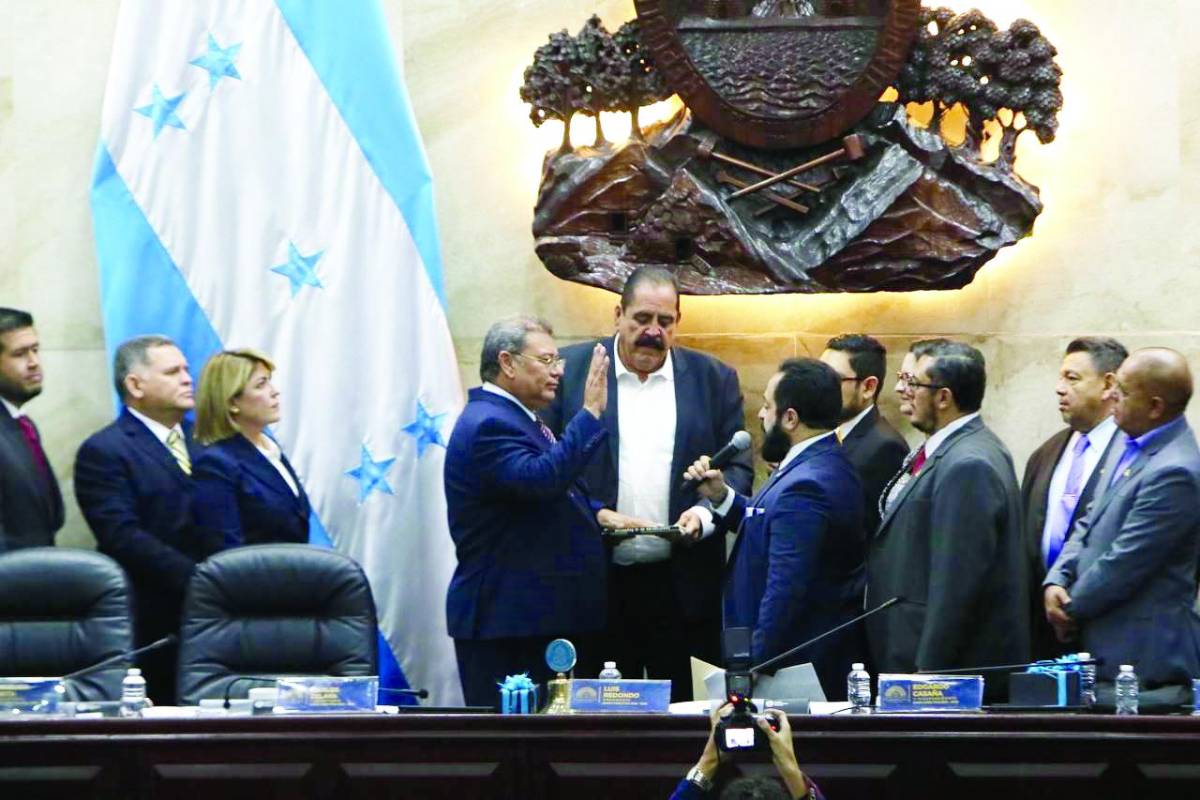 Congreso ratifica a las autoridades del RNP y nombra a nuevas en el CNE