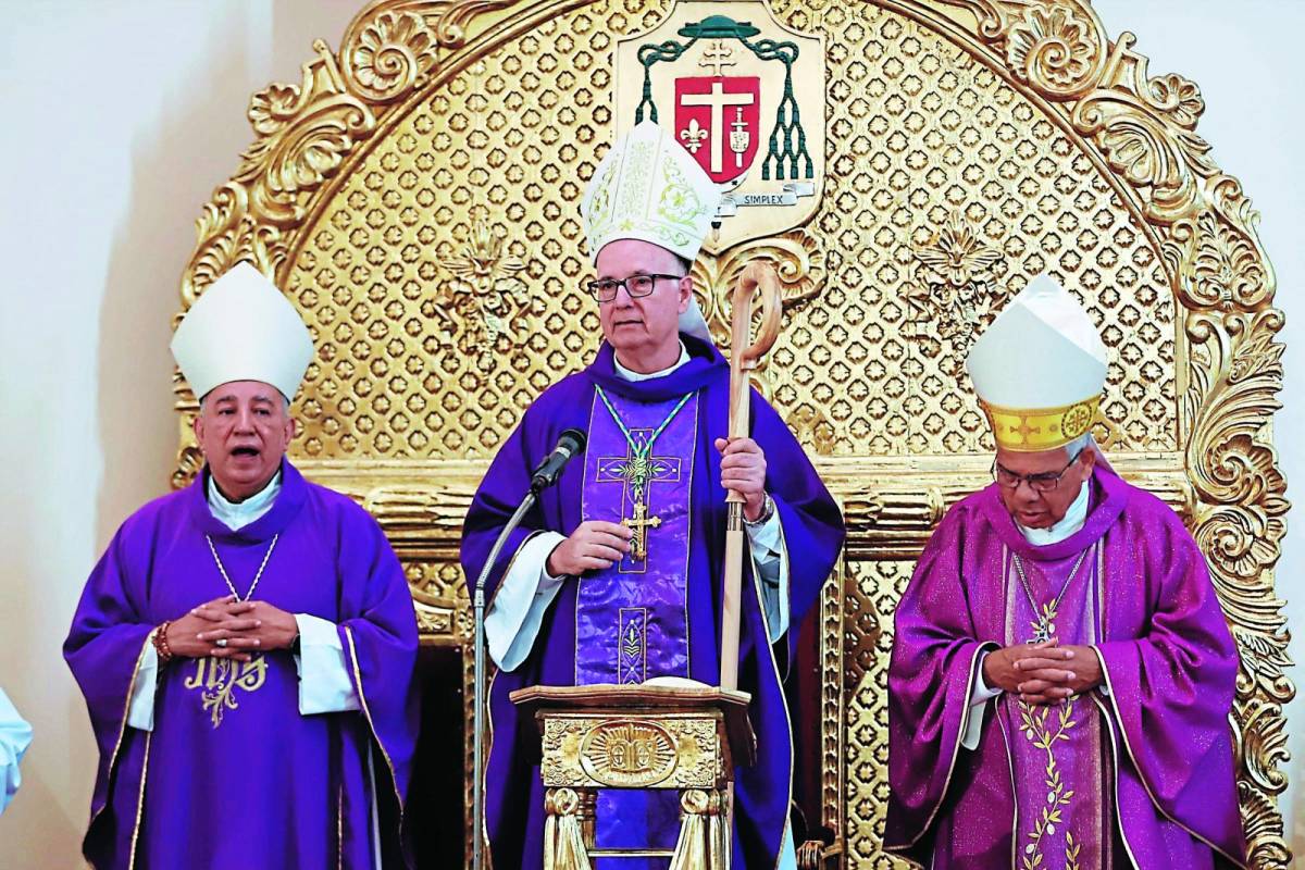 Arzobispo José Vicente Nácher abre sus manos para alcanzar una Honduras digna