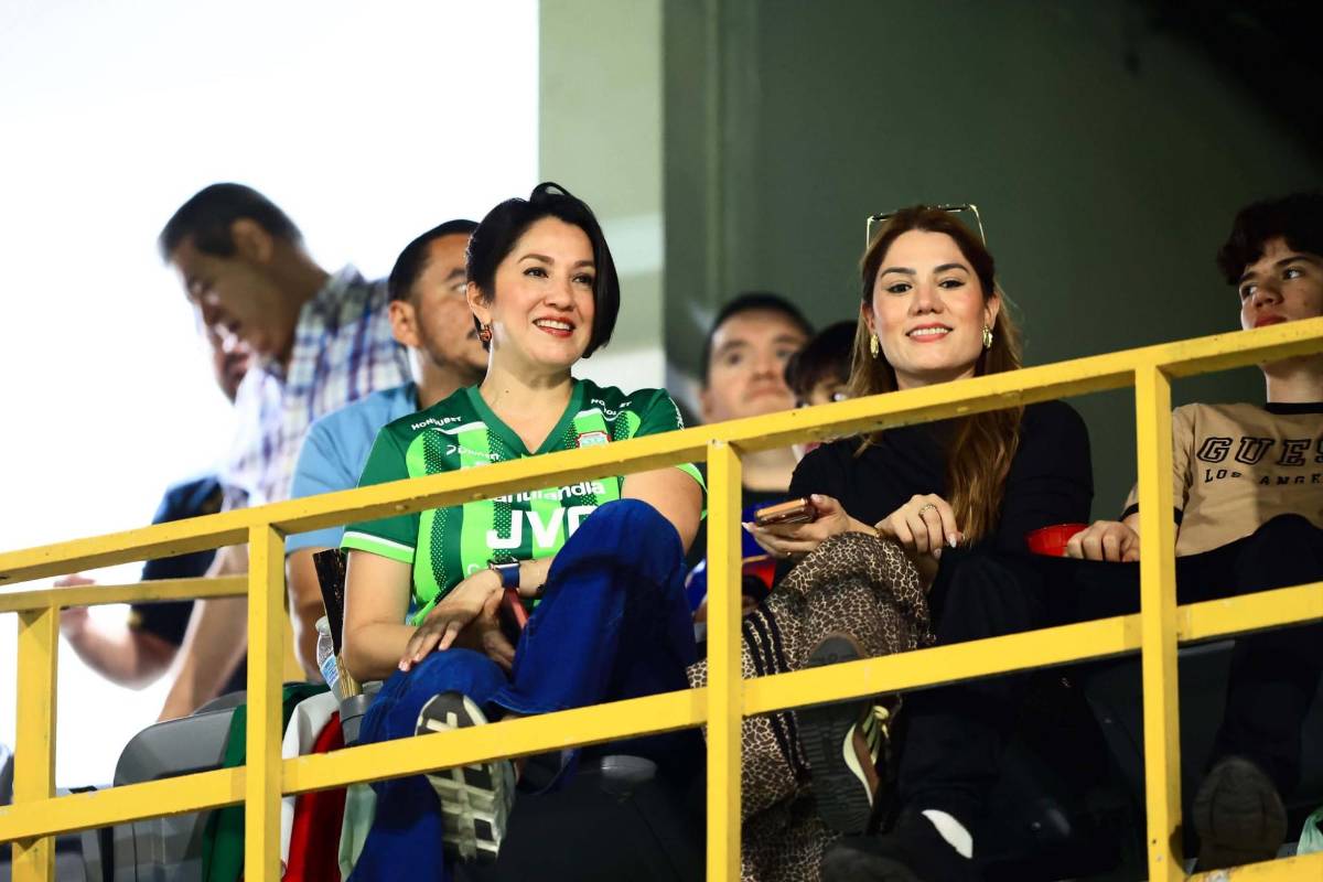 Rubia enamoró: las bellas chicas que cautivaron en la final Marathón-Motagua