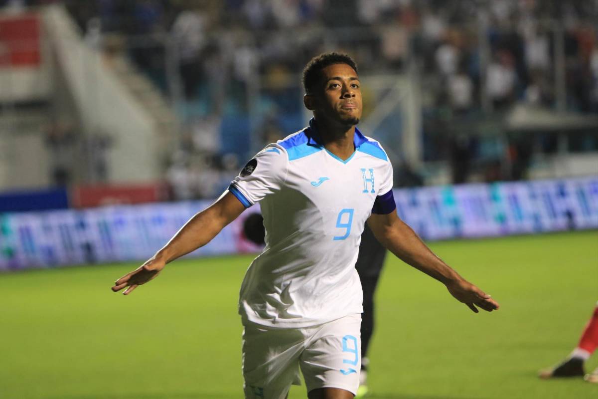 Choco Lozano celebrando su gol anotado ante Cuba.
