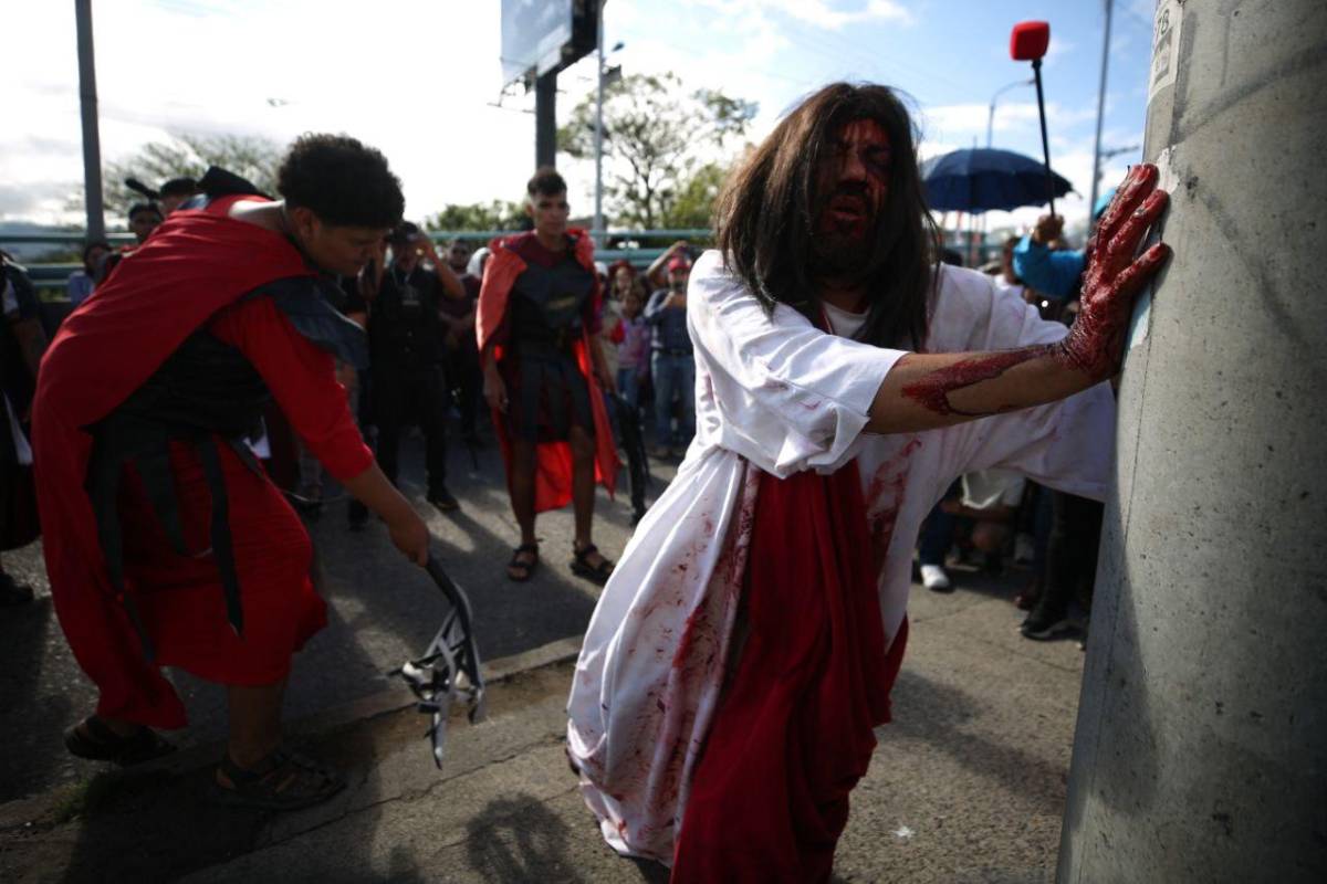 Viernes Santo en Comayagüela: drama y devoción marcan el Viacrucis