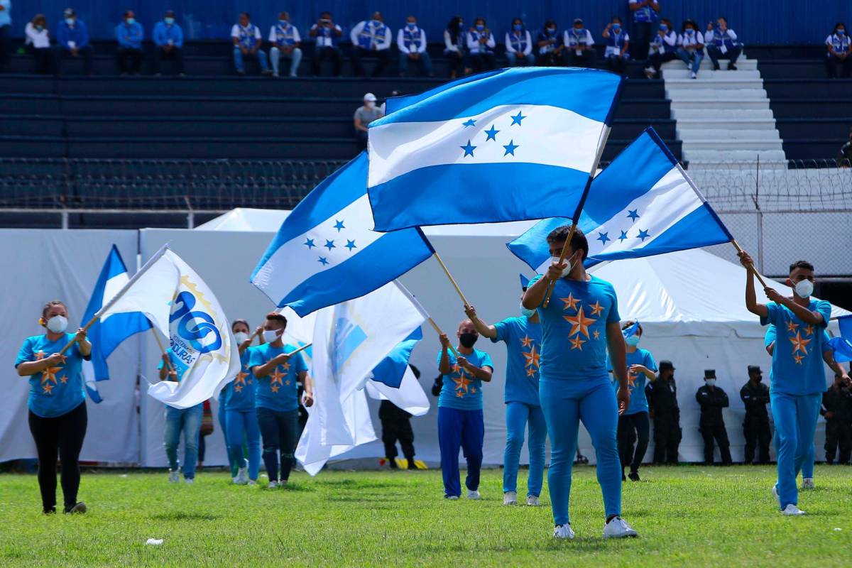 Civismo y cultura marcan la celebración del Bicentenario de independencia