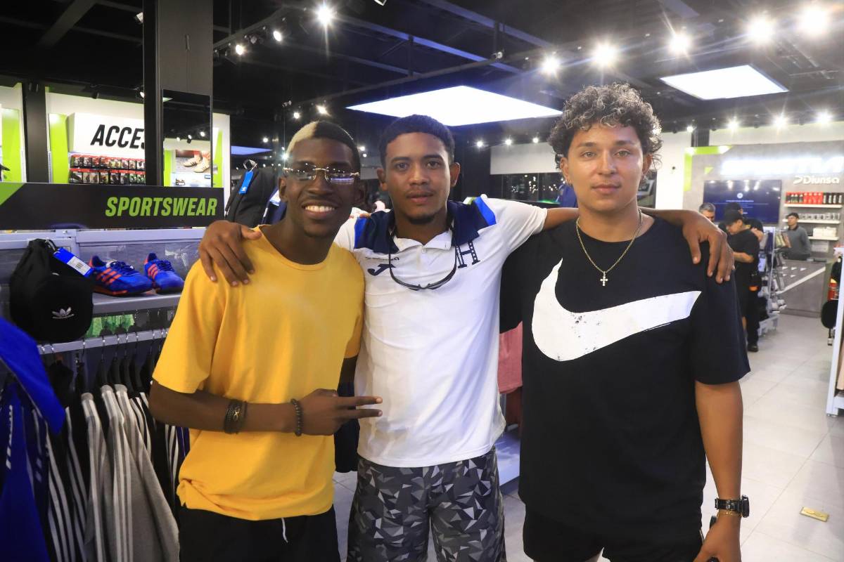 La selección de Tiktokers disfruta cóctel previo a la Gran Revancha