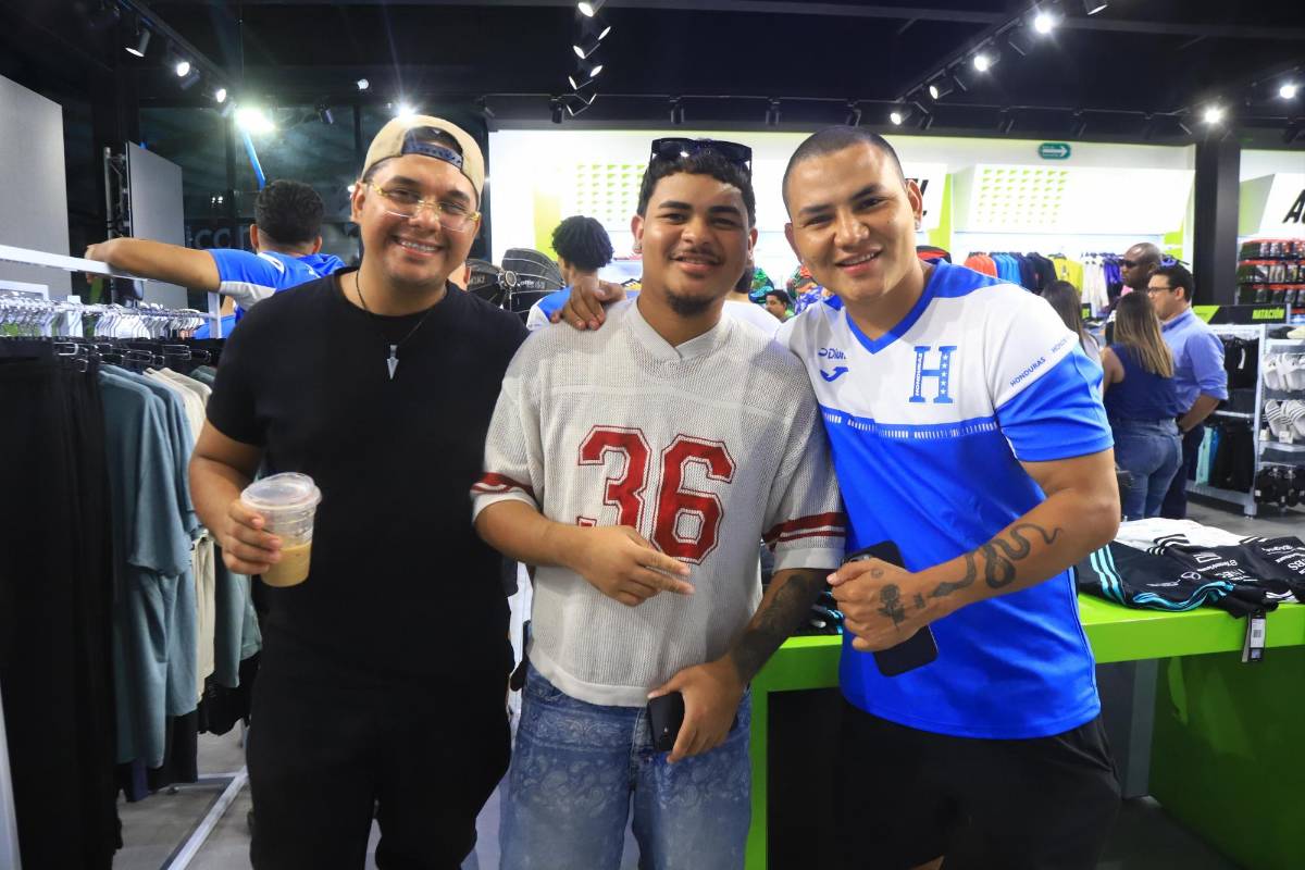 La selección de Tiktokers disfruta cóctel previo a la Gran Revancha