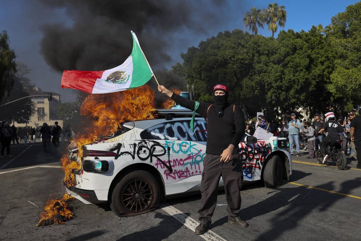 Estallido de violencia en Los Ángeles: Enfrentamientos entre manifestantes y tropas por redadas